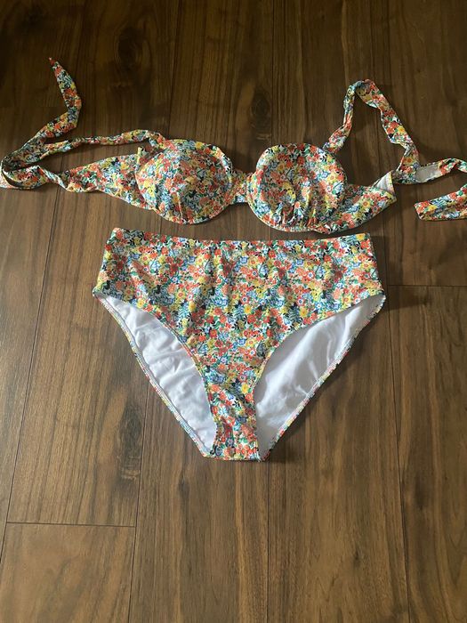 Costum de baie in stare buna