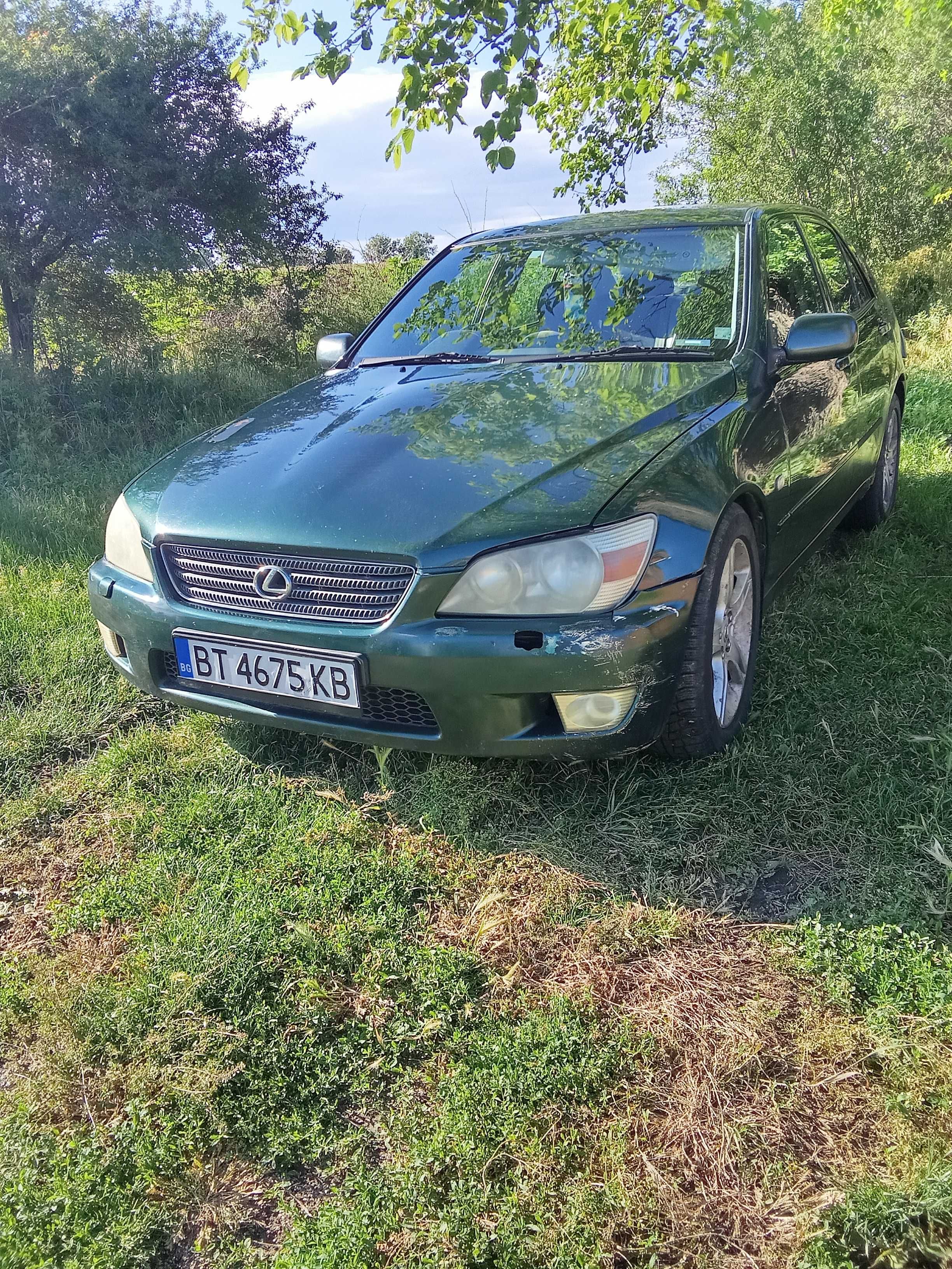 Lexus is200 бензин газ 155кс.