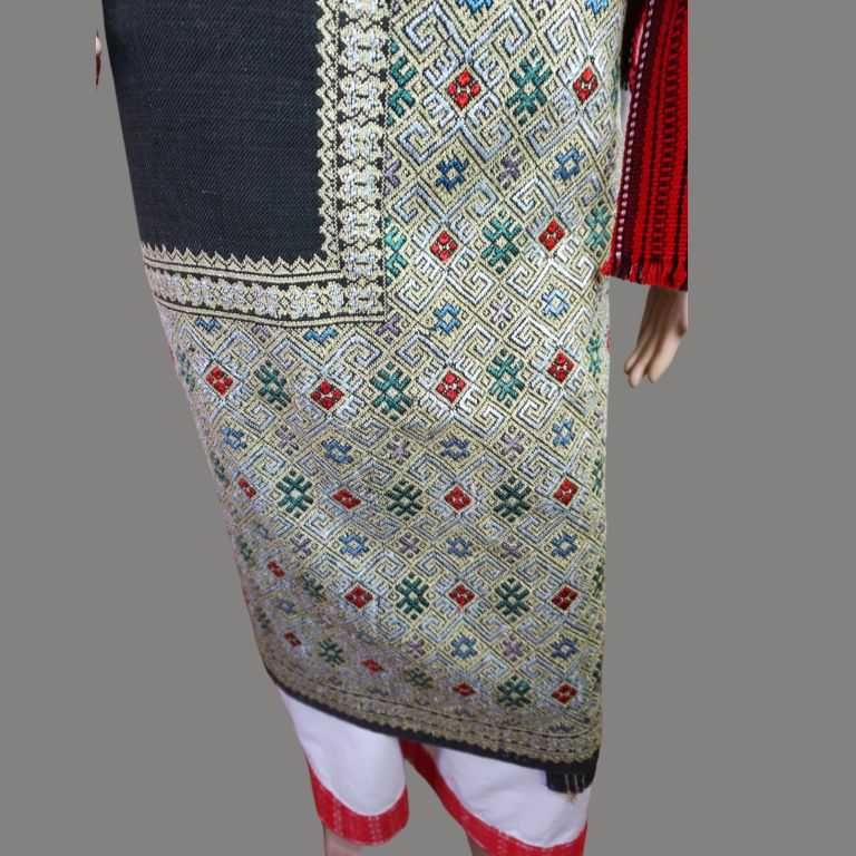 Costum popular autentic vechi lucrat manual masura M