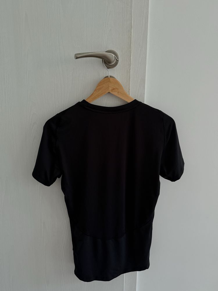 Adidas Techfit Тениска