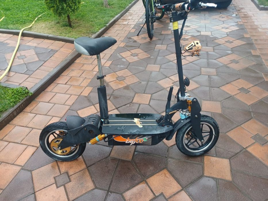 Scuter electric foarte puternic ,merge cu 50 km/ ora și o autonom  65
