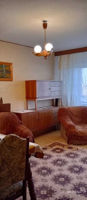 Vând apartament 4 camere