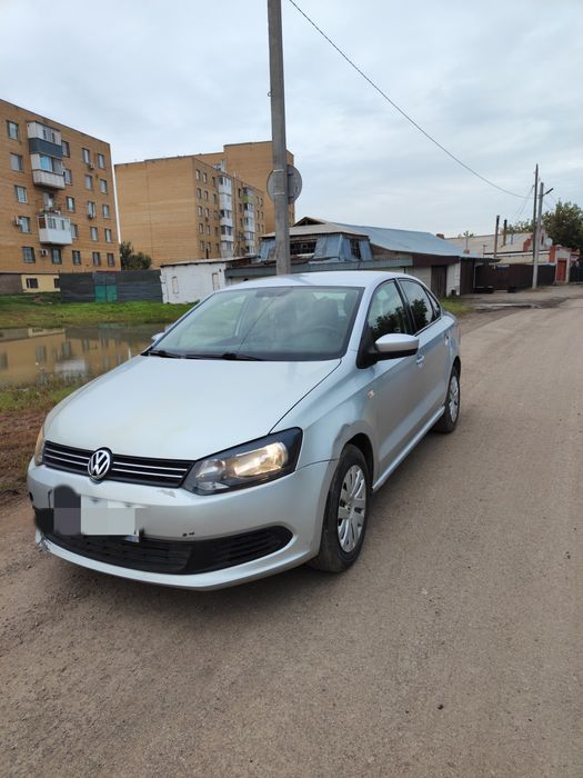 Продам машину Volkswagen Polo