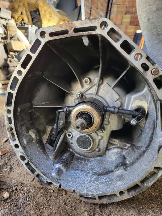 Продавам скорости за мерцедес w203