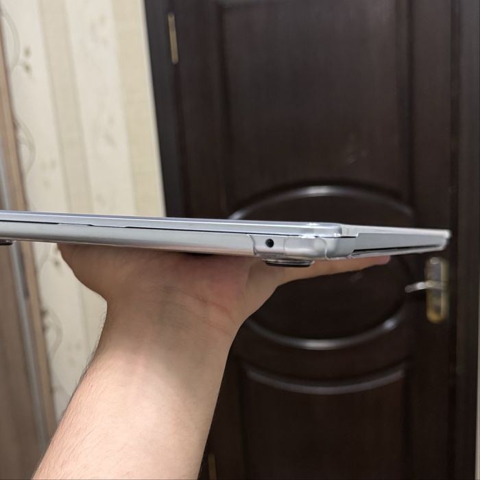 MacBook Air M4 (16/512) как новый 100% емкость