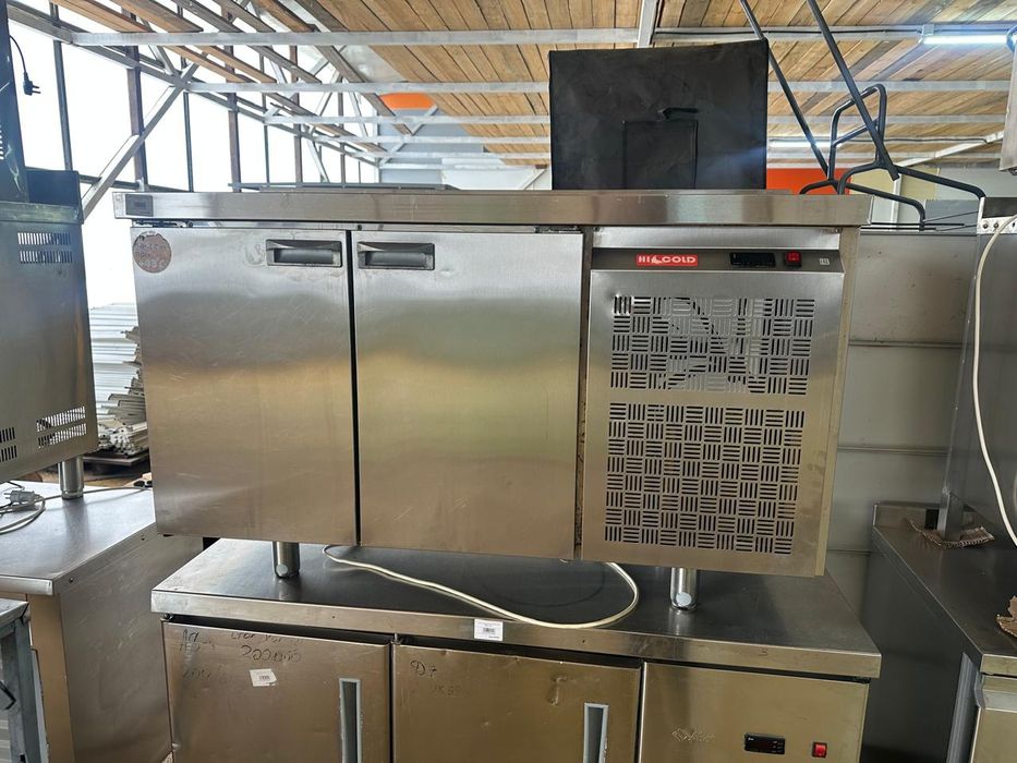 Оборудование, холодильный стол , плита , духвока, печь, тестомес