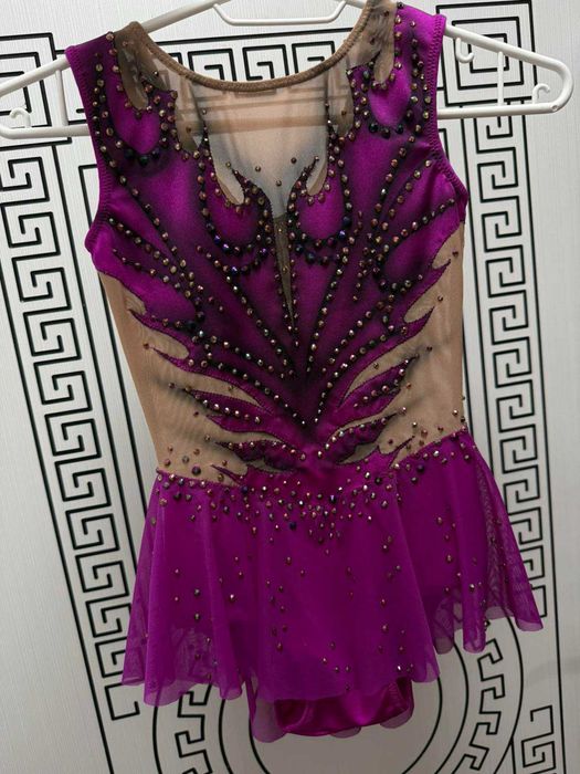 Трико ново за художествена гимнастика, танци, около 8-9 год