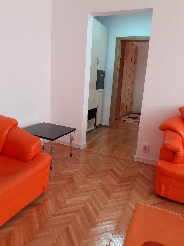 Apartament 2 camere de închiriat