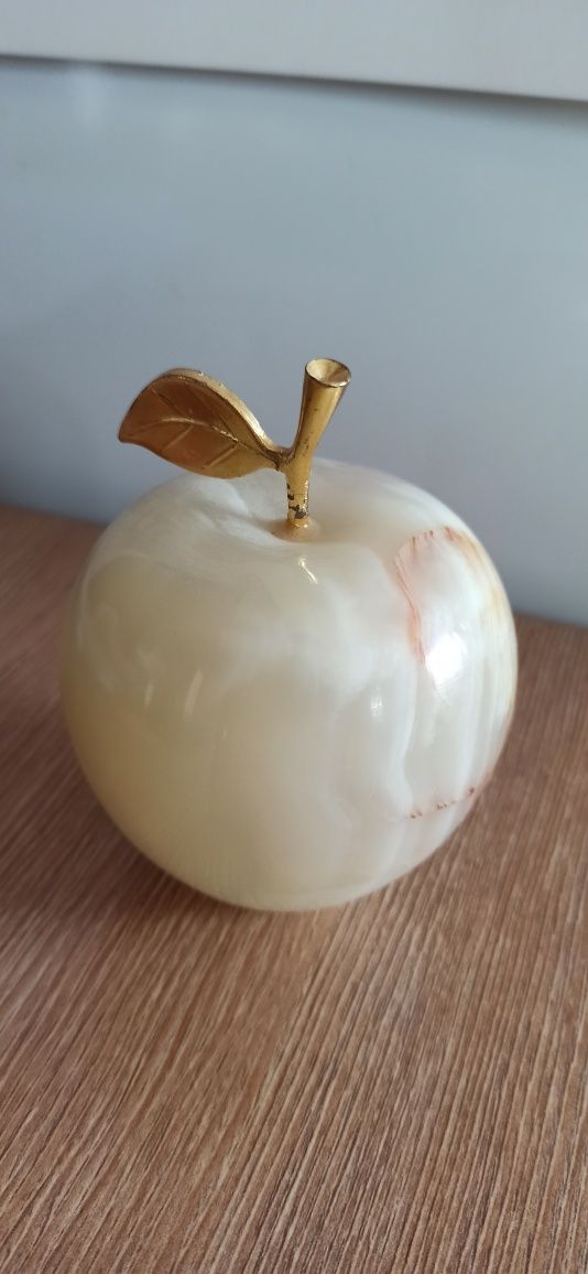 Ябълка от естествен камък - оникс