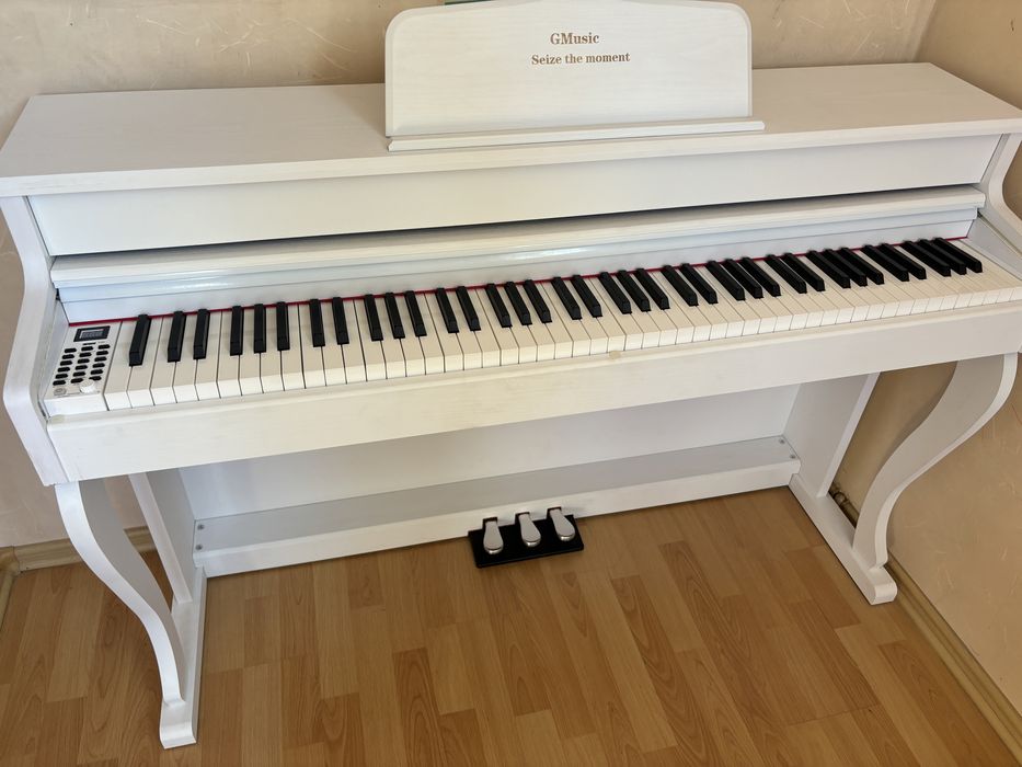 Срочно! Белое фортепиано / пианино