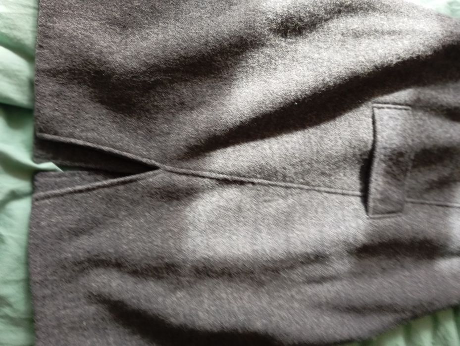 Пальто 46р-р шерть находимся м-он Таугуль