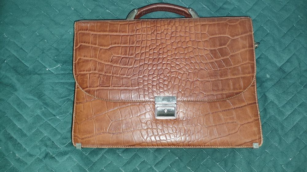 Кожаный портфель