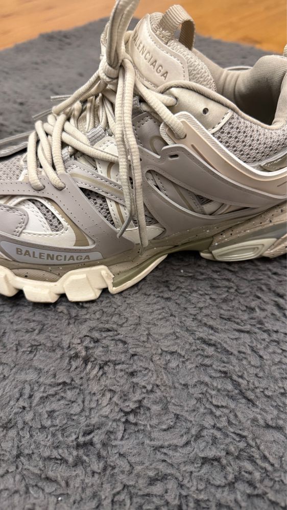 Balenciaga track бежово с бяло