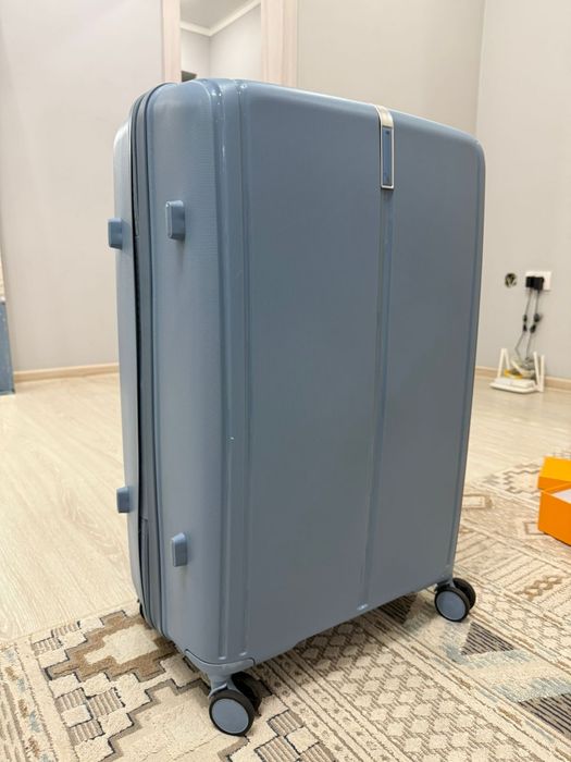 Чемодан 100л новый