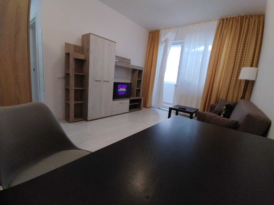 Apartament cu 2 Camere - Balcon - Bucatarie Separata - Parcare - Parc