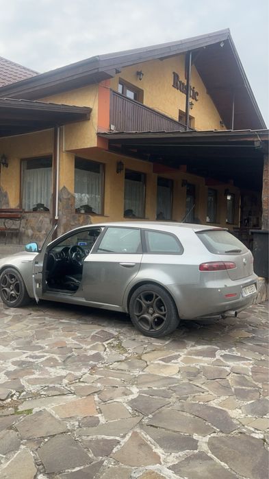 Vand sau schimb alfa romeo 159 1.9 jts