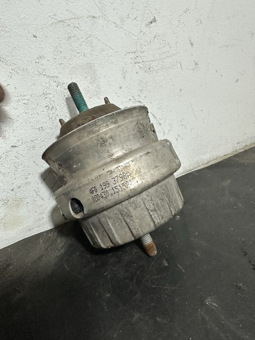 Tampon suport motor stanga Audi A6 C6  3.0 TDI 2.7 TDI 4F0199379 BPP