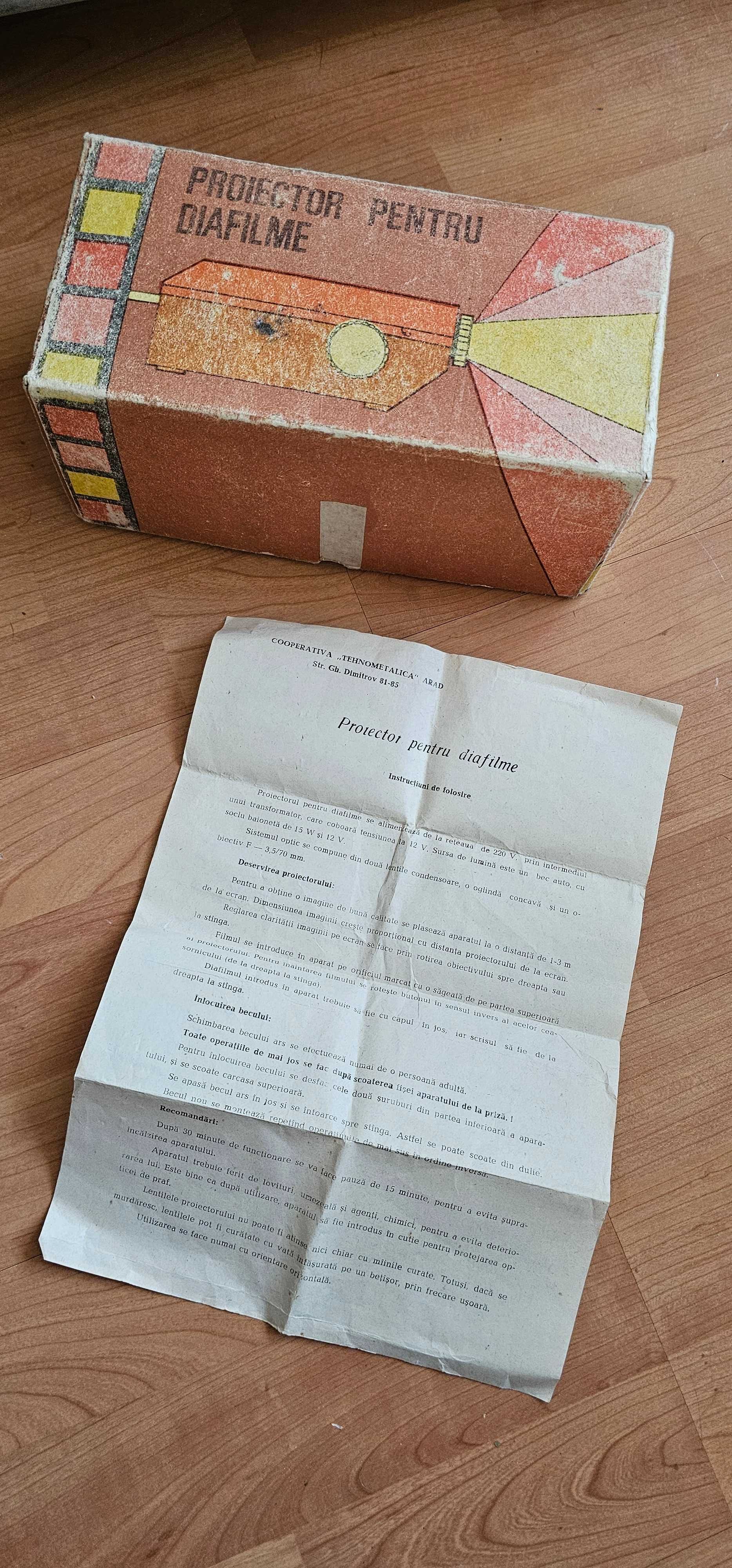 cutie FARA PROIECTOR vechi  + instructiuni