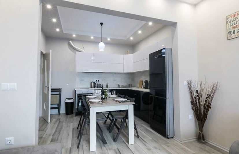 Тристаен апартамент в Зона Б-18