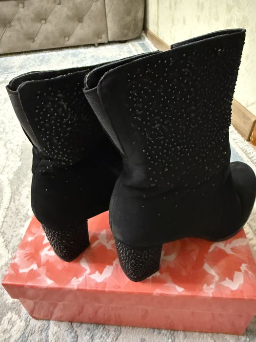 Продам одевали 2 раза