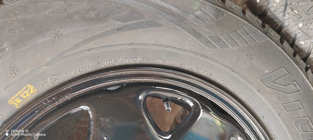 Продам диски с зимней резиной R15