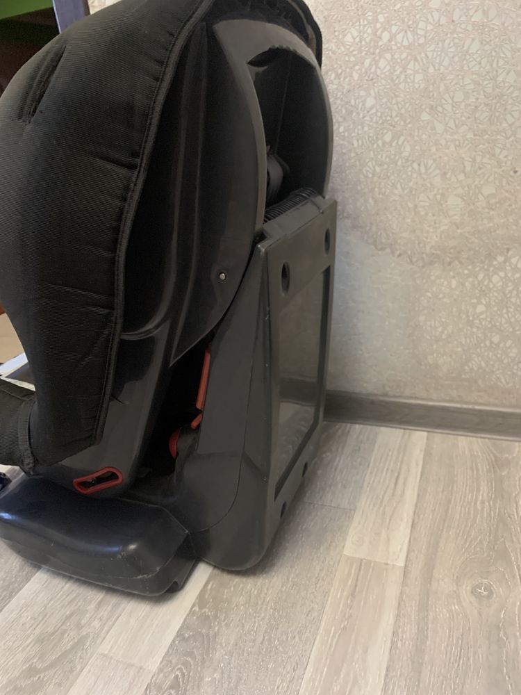 Продам детское автокресло bravo