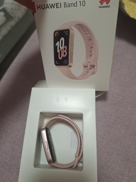 Смарт гривна Huawei Mi Band 10 в гаранция.