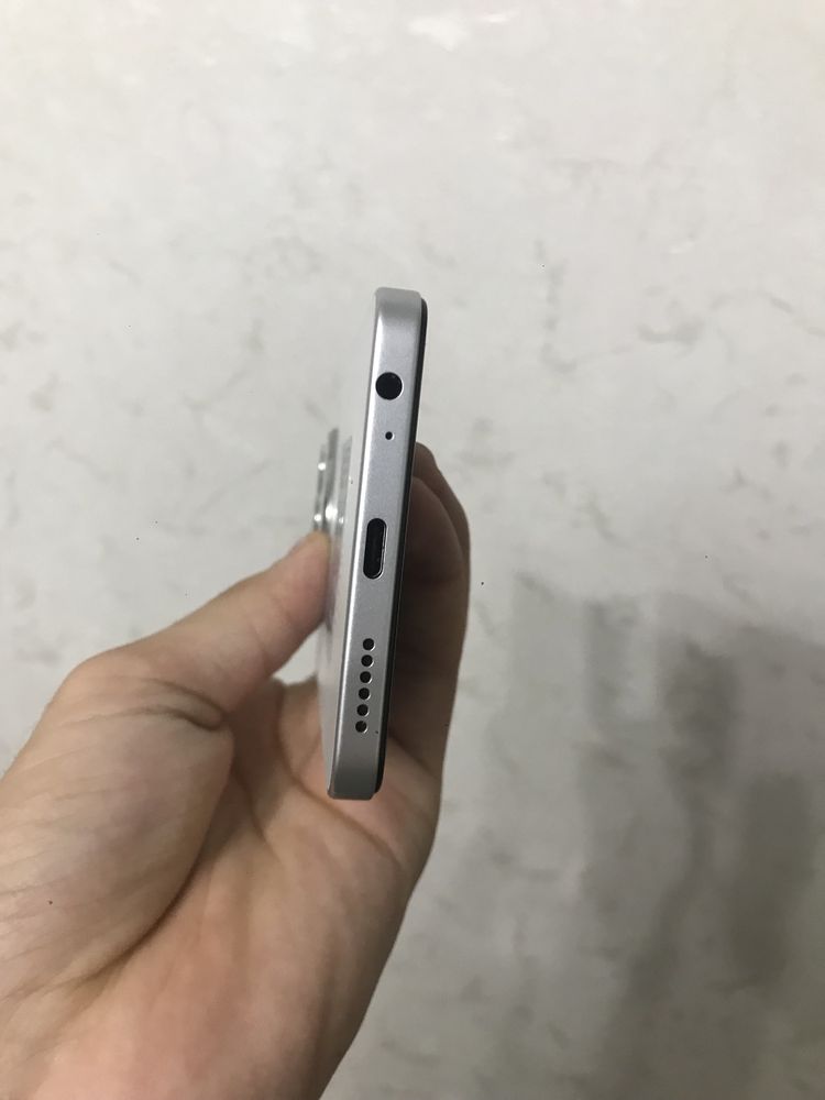 TECNO SPARK 30 с гаранте