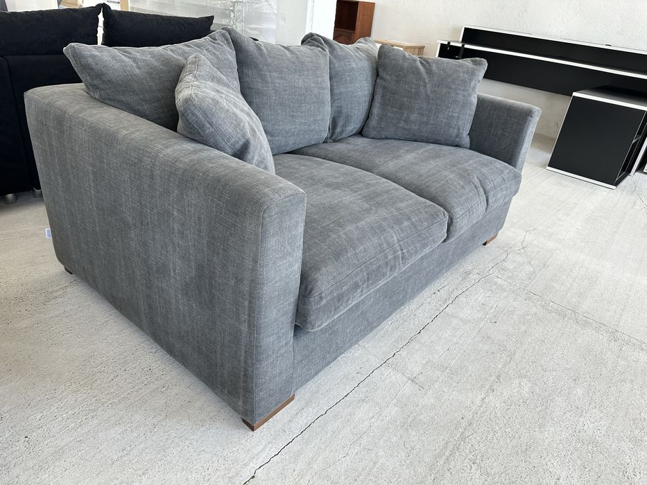 Canapea fixă de 2 persoane