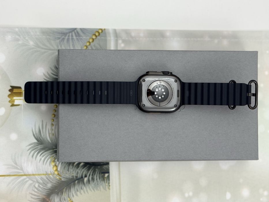 Apple Watch Ultra 3, GPS+Cellular, Black Titanium 49mm