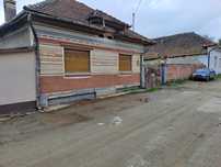Vând casa în Loc Gura Vaii