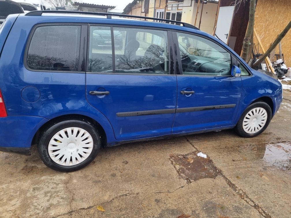 Dezmembrez VW TOURAN 2005 1.6 FSI cod motor BLP