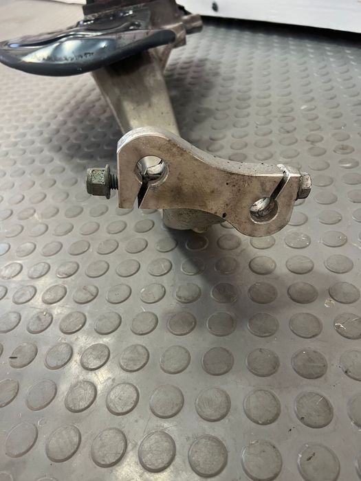 Fuzeta Dreapta Fata OEM Audi Q7 Q8 Porsche Cayenne Urus