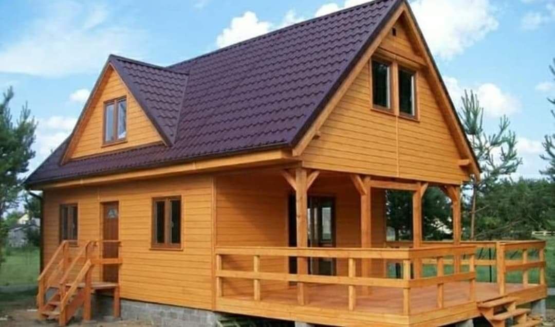 Vând o casa din lemn medulara