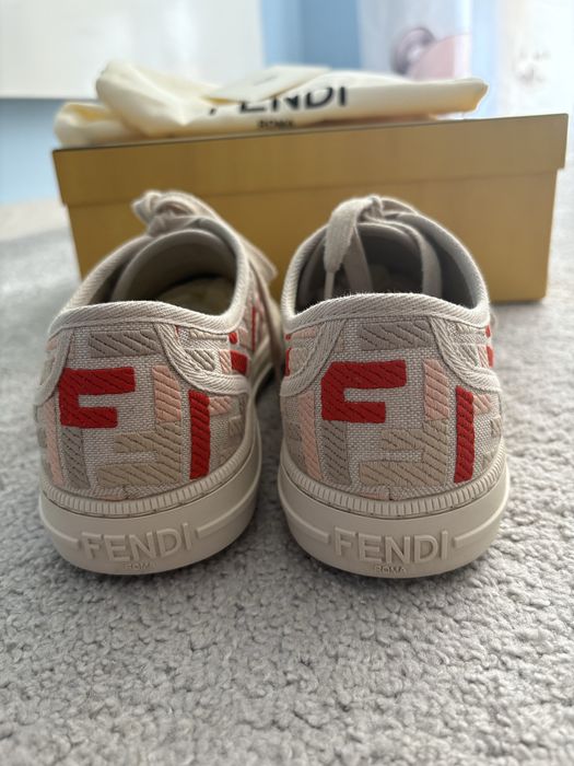 Сникърси Fendi Domino