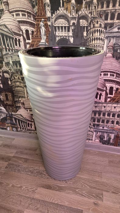 Продам горшок для растений