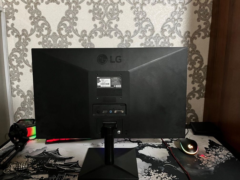 Монитор LG 22MP410-B черный