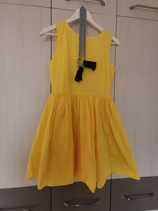 Лятна жълта рокля