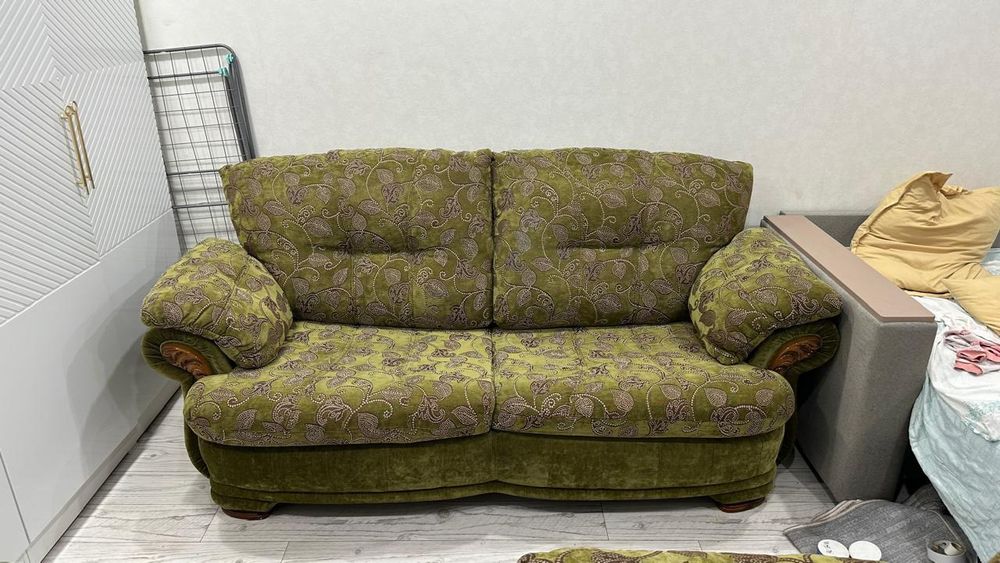 СРОЧНО продам диван и два кресла комплект фирма Потютьков