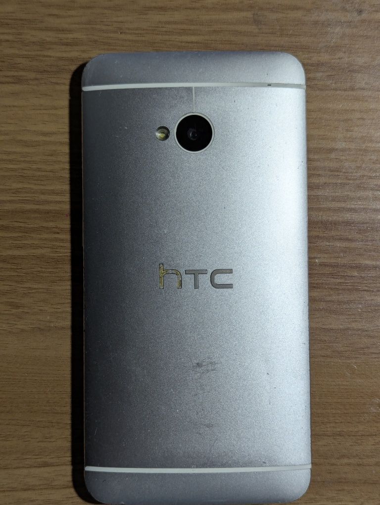 Смартфон HTC one m7
