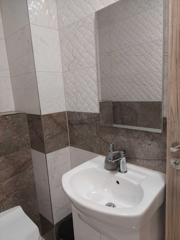 Дава се под наем Тристаен апартамент в Варна, Младост 1 - 87 кв.м за 700 € - Снимка #10