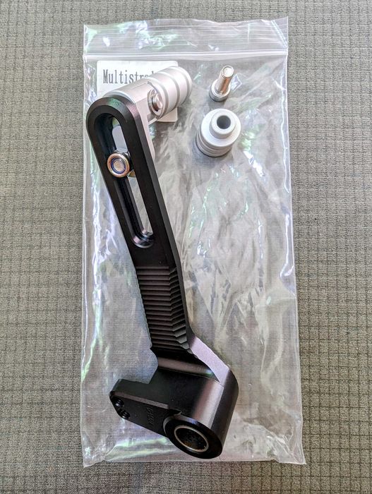 Ducati Multistrada V4; manete pliabile: frana ambreiaj, viteza;