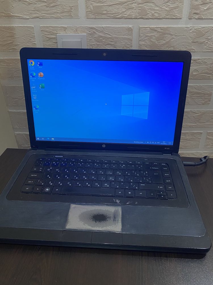 Лаптоп HP 635 с козметнични забележки