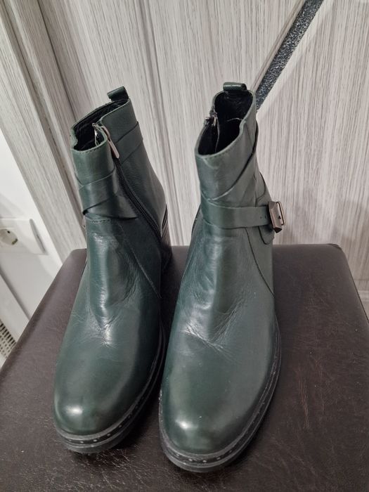 Ghete și adidași noi