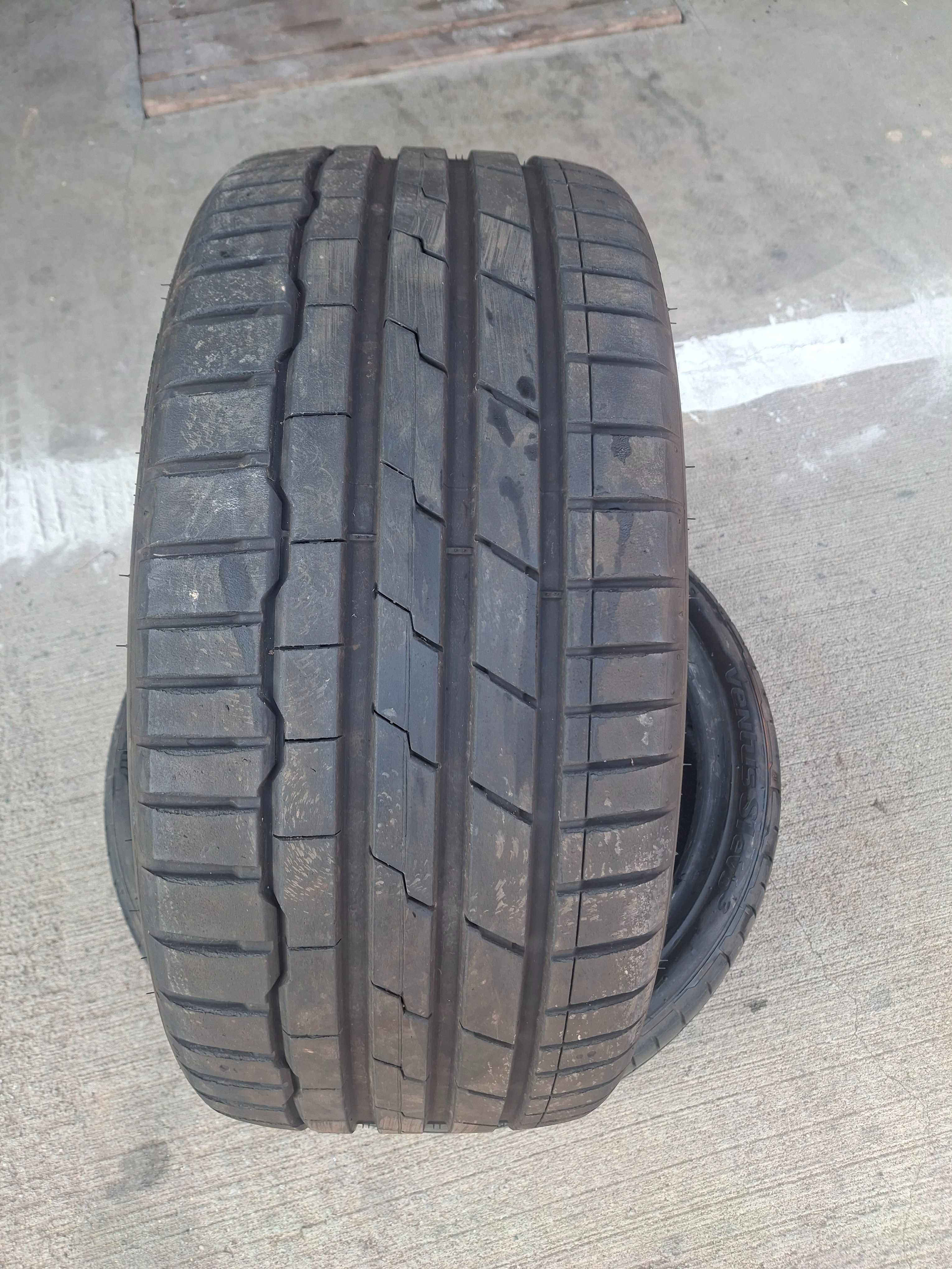 2бр. летни гуми 235/35/19 Hankook DOT 4223