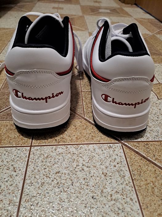 Adidasi Champion