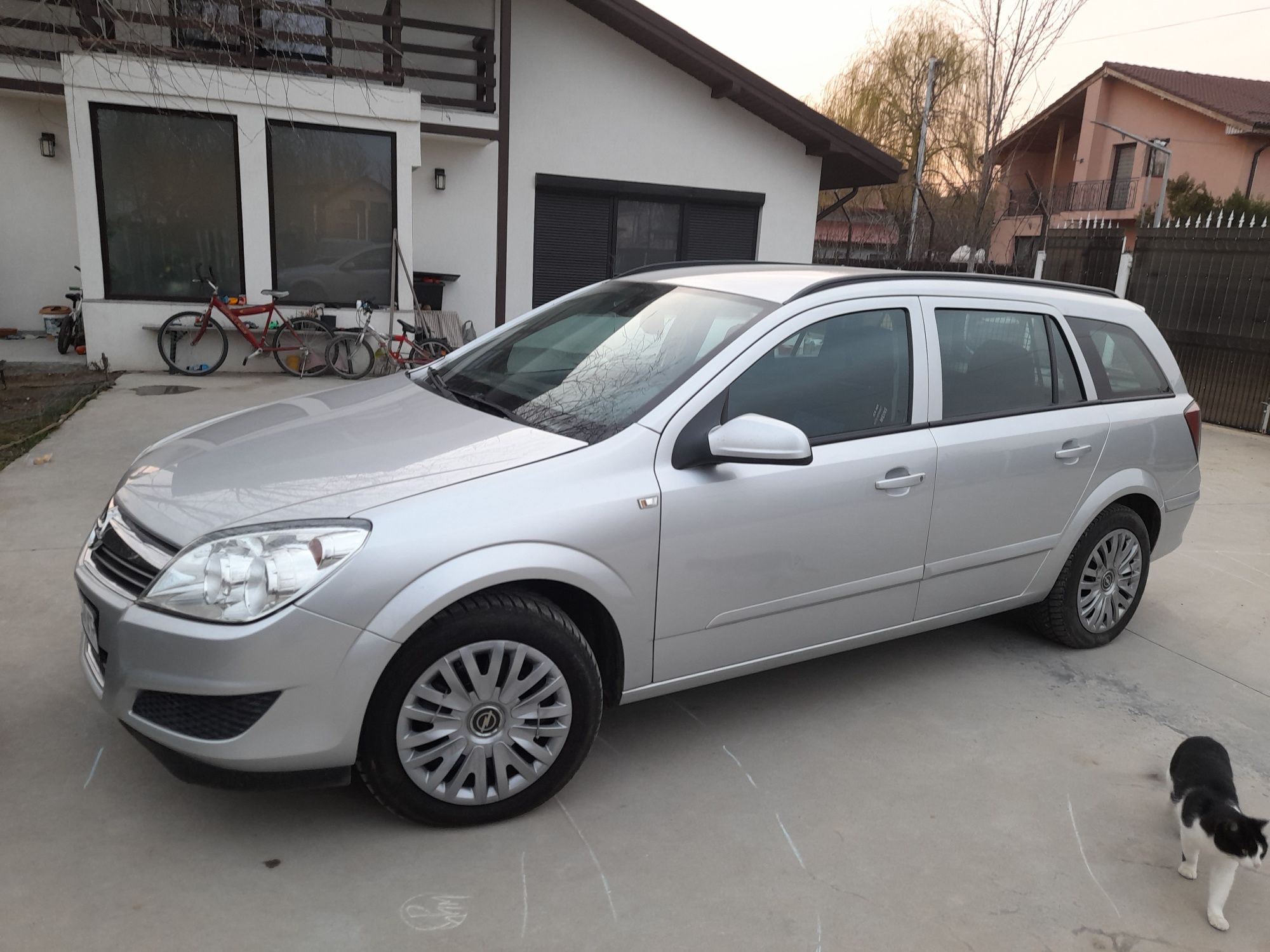 Ocazie! Vand Opel Astra ,fabr.2008,diesel,164000km.Reali