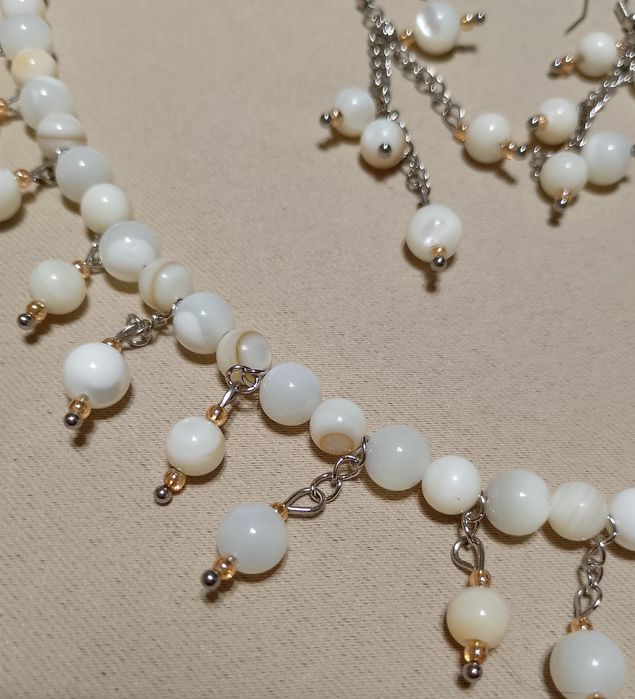 Седеф.Комплект : колие и обеци.