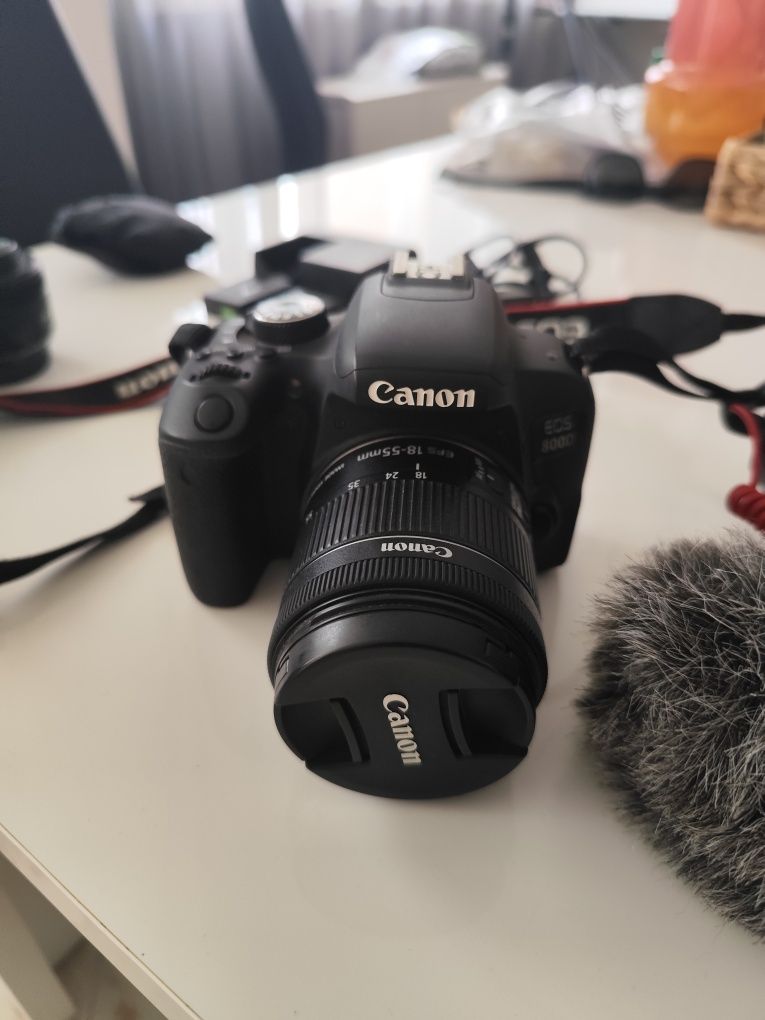 Canon 800D + микрофон RODE + два обектива