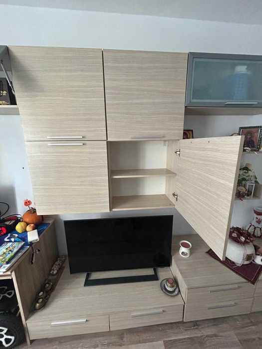 Vand mobila de living in stare buna